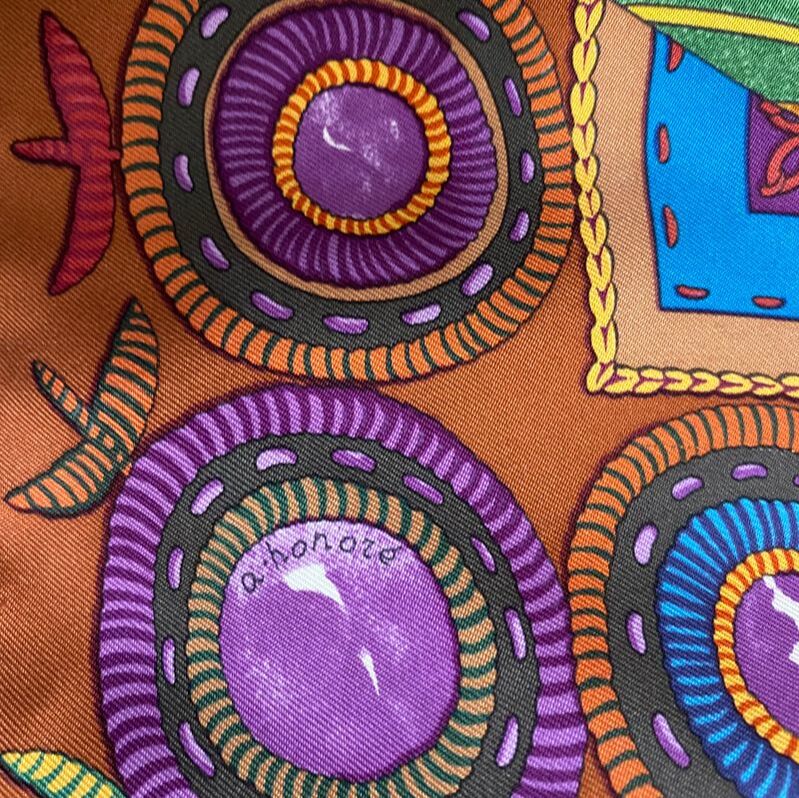 Close up picture of artist Aline Honore signature used Hermes 90cm silk scarf for sale, Coupons Indiens